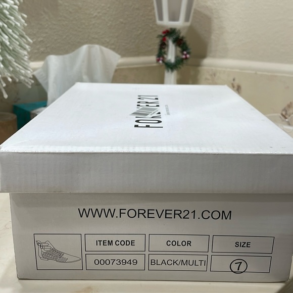 Forever 21 pointed booties - Picture 7 of 8